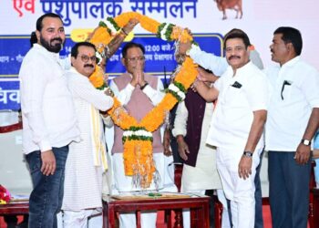 गोधन संरक्षण की दिशा में बड़ा कदम : मुख्यमंत्री श्री विष्णु देव साय ने 11 जिलों में 29 गौधाम का किया शुभारंभ