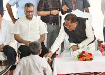 संवेदनशील नेतृत्व की मिसाल: मुख्यमंत्री श्री साय ने दिव्यांग चंदूलाल की सुनी पुकार, मिनटों में मिला समाधान