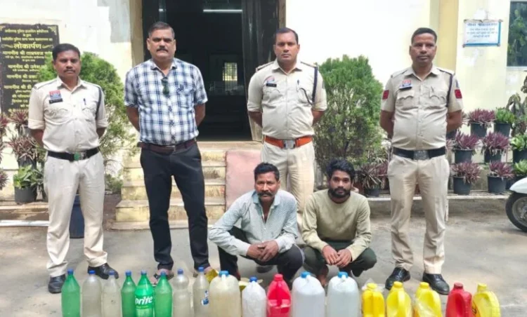 Raigarh News : रायगढ़ जिले में “ऑपरेशन आघात” के तहत एक ही दिन 919 लीटर अवैध शराब और 2 बाइक जब्त — 36 आरोपी गिरफ्तार