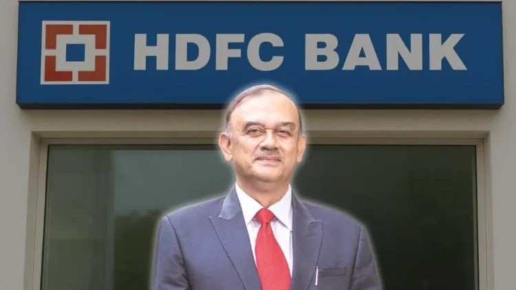 HDFC बैंक में बड़ा झटका! चेयरमैन अतनु चक्रवर्ती का अचानक इस्तीफा, बैंकिंग जगत में मची खलबली
