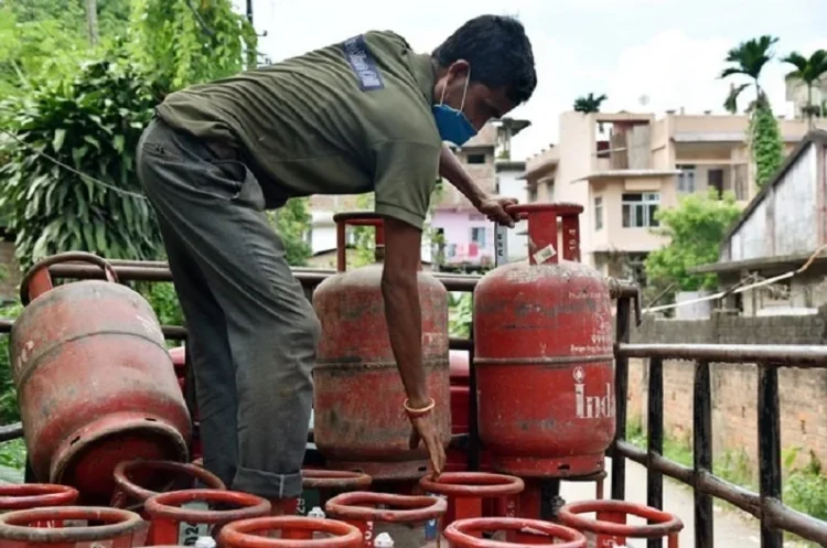 Gas Cylinder New Rule 2026: LPG को लेकर सरकार का नया नियम, इतने किलो वाले सिलेंडर पर लगाई रोक, लागू किया नया वितरण सिस्टम
