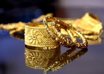 Rashifal: आज इन राशि वालों को मिलेगी खुशखबरी, धन लाभ और मनचाही यात्रा के बनेंगे योग, पढ़े दैनिक राशिफल!