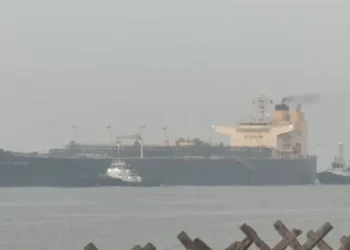 मध्य-पूर्व में जारी जंग के बीच खुशखबरी! LPG लेकर भारत के पोर्ट पर पहुंचा जहाज