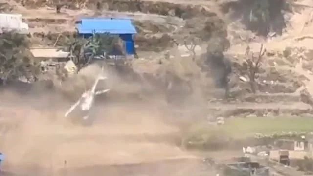 Nepal Chopper Crash: बड़ा हादसा, लैंडिंग के दौरान क्रैश हुआ हेलीकॉप्टर; 6 यात्री थे सवार