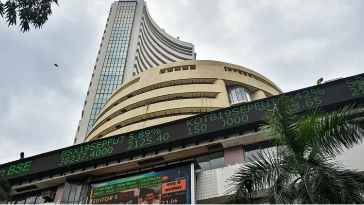 Stock Market Highlights: ट्रंप के बयान के बाद शेयर बाजार में जोरदार रिकवरी, सेंसेक्स 1372 और निफ्टी 400 अंक चढ़ा