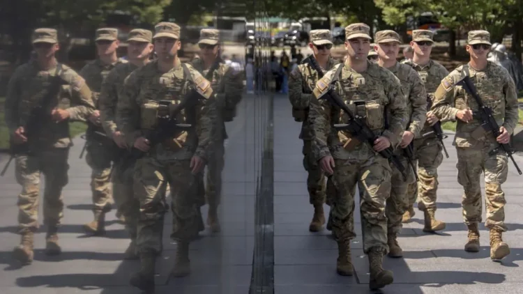 Iran-US War: ईरान के खिलाफ हफ्तों तक चलने वाले जमीनी ऑपरेशन की तैयारी में जुटा अमेरिका, भयावह हो सकती है जंग