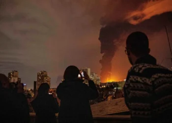 Israel US Iran War : मध्य पूर्व में और भी भीषण हुई जंग, दोनों तरफ से एक-दूसरे पर लगातार हो रहे हमले