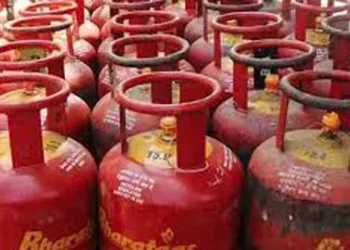 LPG Crisis : पश्चिम एशिया तनाव का असर,भारत में LPG खपत में 13% की बड़ी गिरावट ; सप्लाई संकट से घरेलू रसोई सीधे प्रभावित