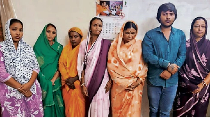 रायपुर में लग्जरी कार वाली ‘लेडी गैंग’: कटर से काटती थीं चेन, इंदौर-महाराष्ट्र से जुड़े तार; 8 को दबोचा