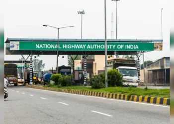 Toll Rates Increased: एक्सप्रेसवे पर सफर करना हुआ महंगा, Toll Tax में ₹85 तक की बढ़ोतरी
