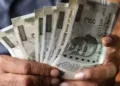 Salary hike : बैंक कर्मचारियों की जल्द बढ़ेगी सैलरी, वित्त मंत्रालय ने जारी किया आदेश