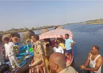 Mathura News: बड़ा हादसा; श्रद्धालुओं से भरा स्टीमर डूबने से 9 लोगों की मौत, कई अब भी लापता