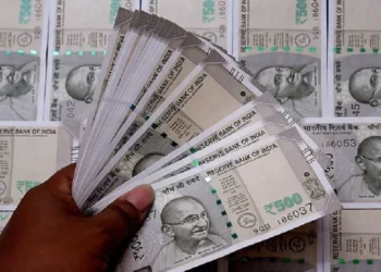 New Labour Code: अब बची हुई छुट्टियों पर भी मिलेगा पैसा, जानिए क्या है लेबर कोड के नए नियम