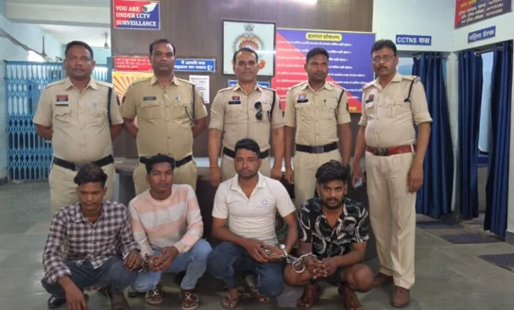 Raigarh News : कोतरारोड पुलिस की त्वरित कार्रवाई — महिला से दुष्कर्म के मामले में चार आरोपी गिरफ्तार, एक फरार