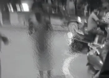 Chhattisgarh current news: कोरबा में युवक को नग्न कर दौड़ा-दौड़ाकर पीटा, शराब के लिए दोस्त की बाइक बेचने का आरोप