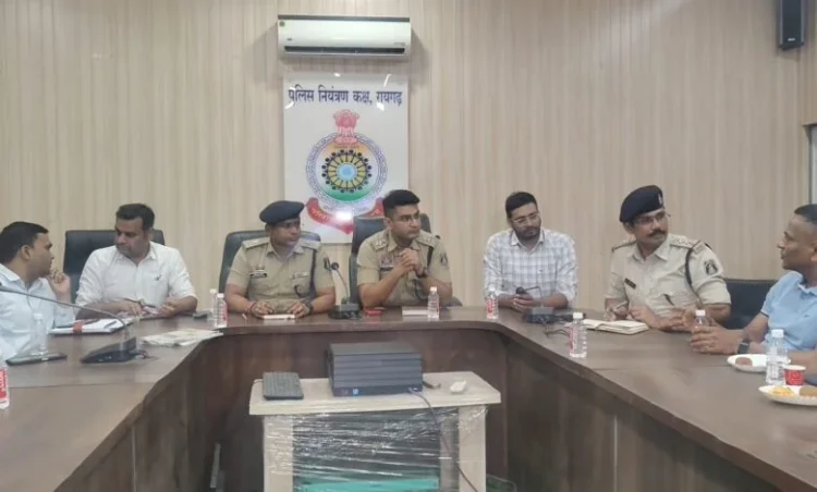 Raigarh News: एसएसपी शशि मोहन सिंह के निर्देशन में कबाड़ के अवैध कारोबार पर प्रभावी नियंत्रण की पहल