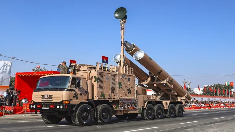 भारत की बड़ी छलांग, डिफेंस एक्सपोर्ट FY2026 में 62% बढ़कर ₹38,424 करोड़ के रिकॉर्ड लेवल पर