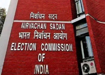 पश्चिम बंगाल चुनाव के दौरान पक्षपात के आरोप में ASP समेत 5 पुलिस अधिकारी सस्पेंड, चुनाव आयोग ने एसपी को भी दी वार्निंग