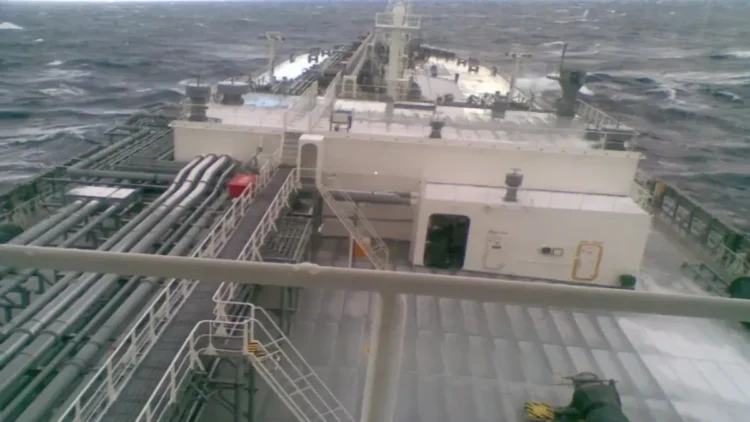 बड़ी खुशखबरी: स्ट्रेट ऑफ होर्मुज पार कर आ रहा है भारत का LPG टैंकर ग्रीन सान्वी, जानिए कब पहुंचेगा?