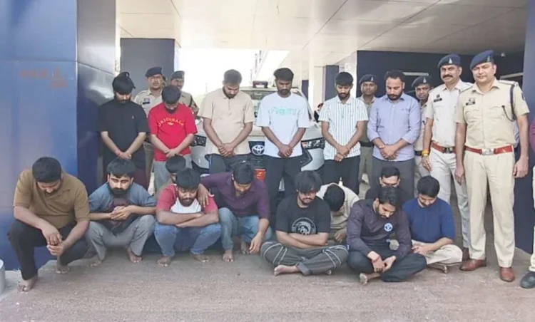 Chhattisgarh current news: IPL सट्टेबाजी रैकेट का भंडाफोड़, 16 आरोपी गिरफ्तार, हिमाचल प्रदेश से चल रहा था नेटवर्क