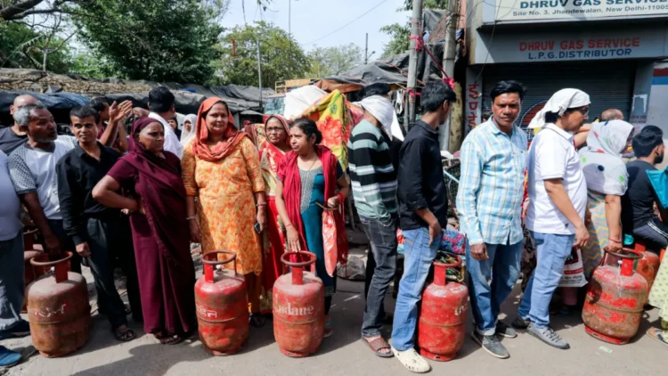 फर्जी LPG बुकिंग स्कैम बढ़ा रहे परेशानी, फेक लिंक से चोरी हो सकता है आपका जरूरी डेटा-ऐसे बचें