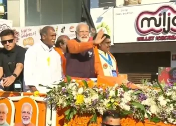 PM मोदी ने पुडुचेरी में चुनाव प्रचार को दी धार, NDA नेताओं के साथ किया रोड शो; देखने को उमड़ी भीड़