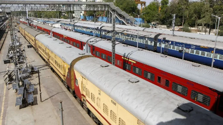 गर्मियों की छुट्टियों में मिलेगा कंफर्म टिकट! रेलवे ने भारी संख्या में चलाई समर स्पेशल ट्रेनें