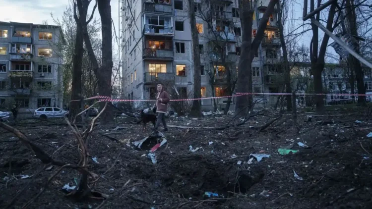 कीव की रात बनी ‘कयामत की रात’…रूस ने बरसाये 700 ड्रोन और दर्जनों मिसाइलें; 16 लोगों की मौत