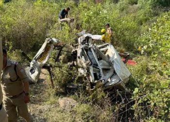 उत्तराखंड में दर्दनाक हादसा: टिहरी गढ़वाल में गहरी खाई में गिरा वाहन, 8 लोगों की मौत, अंतिम संस्कार से लौट रहे थे