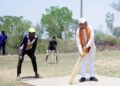 जब मुख्यमंत्री उतरे मैदान में: सुशासन तिहार में बच्चों संग खेला क्रिकेट, बढ़ाया हौसला