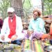निर्माणाधीन पंचायत भवन के निरीक्षण के दौरान मुख्यमंत्री को श्रमिकों ने दिया भोजन का न्यौता : साथ बैठकर खाया बोरे बासी और आमा चटनी
