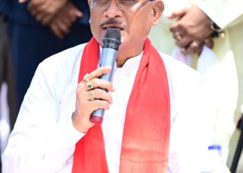 आम की छांव में बदले सपनों के मायने: मुख्यमंत्री ने कहा अब करोड़पति दीदी बनने की सोचिए