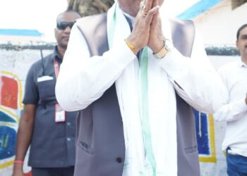 गांव की चौपाल में दिखी मुख्यमंत्री की सादगी और संवेदनशीलता