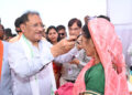 मुख्यमंत्री श्री विष्णु देव साय ने हितग्राहियों को अपने हाथों से पहनाया नजर का चश्मा’