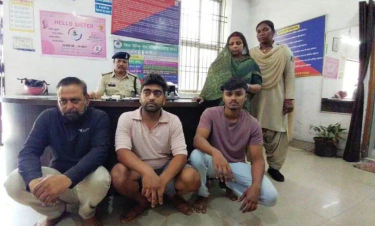 Raigarh News : “ऑपरेशन अंकुश” में ऑनलाइन क्रिकेट सट्टे के तीन अलग-अलग ठिकानों पर रायगढ़ पुलिस की ताबड़तोड़ रेड, 5 सट्टा खाईवाल गिरफ्तार