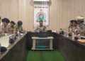 Raigarh News: एसएसपी रायगढ़ ने पुलिस कंट्रोल रूम में राजपत्रित अधिकारियों, थाना-चौकी और शाखा प्रभारियों की समीक्षा बैठक