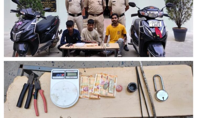 Raigarh News : सूने मकान में लाखों के सोने-चांदी के जेवरात चोरी करने वाले गिरोह का खुलासा, चक्रधरनगर पुलिस ने तीन आरोपियों को किया गिरफ्तार