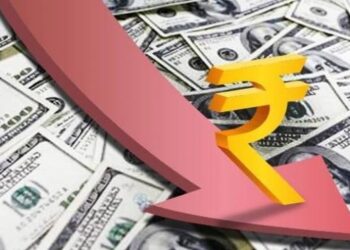 Rupee All Time Low: रुपया ऑल टाइम लो पर: 1 डॉलर की कीमत ₹95.74 पहुंची, आम आदमी पर बढ़ेगा महंगाई का बोझ