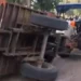 Tractor Trolley Overturn: भीषण सड़क हादसा: तेज रफ्तार ट्रैक्टर ट्रॉली पलटने से छह लोगों की दर्दनाक मौत, 40 घायल