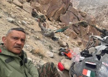 Leh Helicopter Crash: सेना का चीता हेलिकॉप्टर लेह में क्रैश, 2 पायलट और डिवीजन कमांडर मेजर जनरल घायल