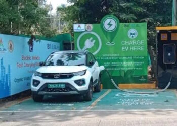 Chhattisgarh news: छत्तीसगढ़ सरकार का बड़ा फैसला, अब कॉलोनियों- हाईवे पर हर 25 KM में EV चार्जिंग स्टेशन जरूरी