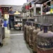 commercial lpg price: आम आदमी को बड़ा झटका, कमर्शियल LPG बढ़ती कीमतों के बीच 15% तक महंगा होगा होटल-रेस्टॉरेंट का खाना