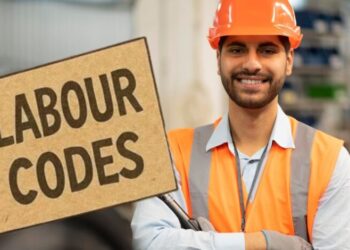 New Labour Code: लागू हुए 4 नए लेबर कोड, हफ्ते में अधिकतम 48 घंटे करना होगा काम, ओवरटाइम पर मिलेगा पूरा भुगतान