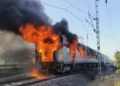 Rajdhani Express Fire: राजधानी एक्सप्रेस के AC कोच में लगी भीषण आग, यात्रियों में मचा हड़कंप