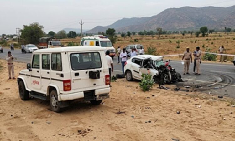 Bikaner Tragic Road Accident: भीषण सड़क हादसा; ट्रक-कार की आमने-सामने टक्कर से एक ही परिवार के 6 लोगों की मौत