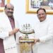 लोकसभा अध्यक्ष श्री ओम बिरला ने मुख्यमंत्री श्री विष्णु देव साय से की सौजन्य भेंट