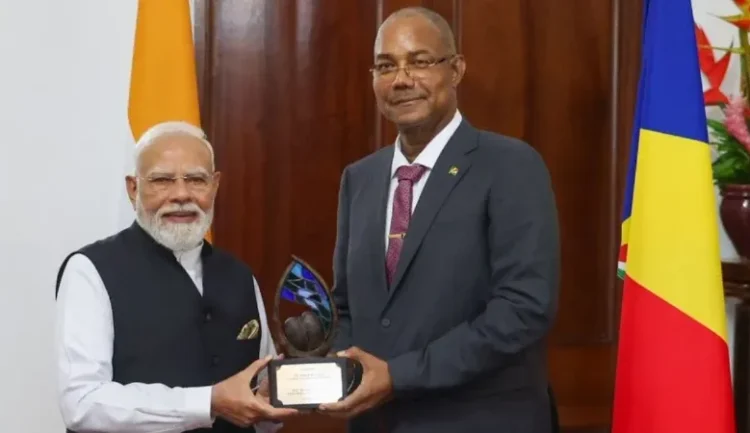 Seychelles Highest Honour: सेशेल्स ने PM मोदी को दिया सर्वोच्च सम्मान, ‘Guardian of the Blue Horizon’ में हुए सम्मनित