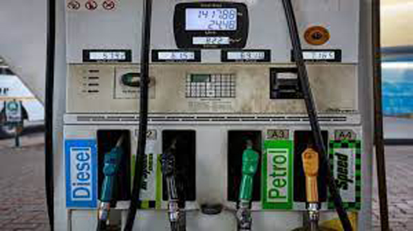 Petrol Diesel Price Today: कच्चा तेल 90 डॉलर के नीचे, कई शहरों में बदले पेट्रोल-डीजल के दाम, जानिए आज का लेटेस्ट रेट