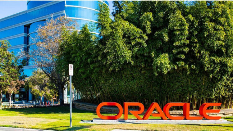 Oracle Layoffs: Oracle में बड़ी छंटनी! AI की वजह से कंपनी ने निकाल दिए 21,000 कर्मचारी; आगे भी हो सकती है छंटनी!