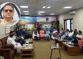 ओम बिरला से मिले TMC के बागी सांसद; काकोली घोष बोलीं- हमारे पास दो-तिहाई बहुमत, PM मोदी के नेतृत्व में करेंगे काम